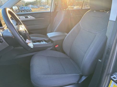 Used 2025 Ford Explorer Active image 13