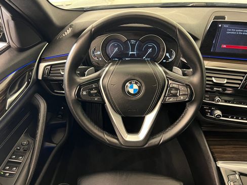 Used 2019 BMW 530e w/ Convenience Package image 16