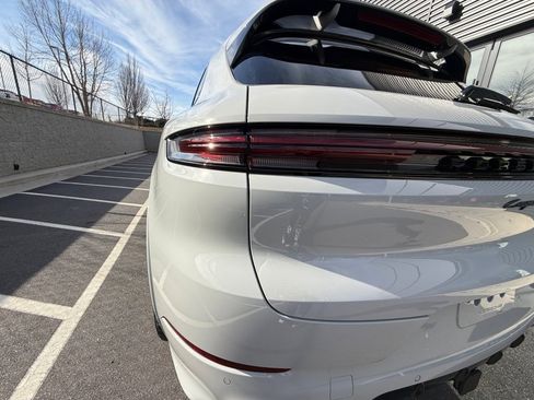 New 2026 Porsche Cayenne E-Hybrid image 14