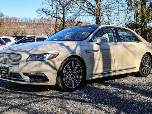 Used 2018 Lincoln Continental Reserve image 3