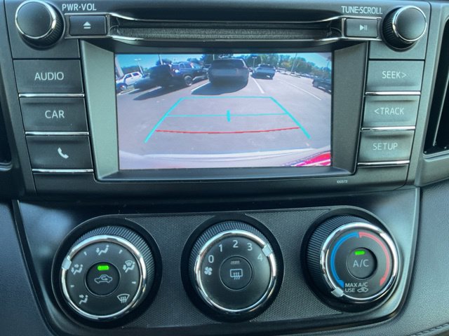 Used 2018 Toyota RAV4 LE AWD/4WD image 27
