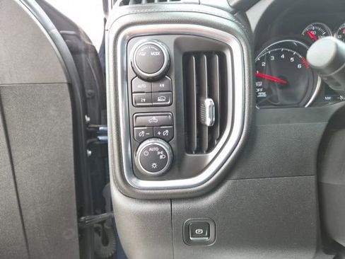 Used 2022 Chevrolet Silverado 1500 LT image 17