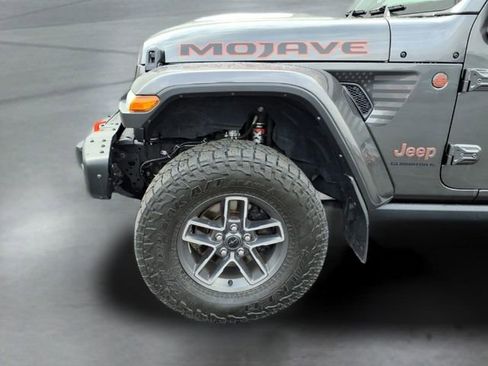 Used 2024 Jeep Gladiator Mojave image 10