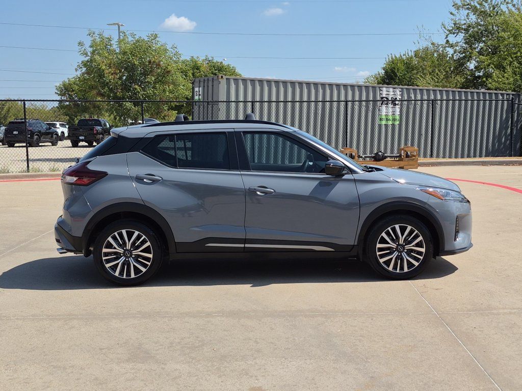 Certified 2023 Nissan Kicks SR w/ SR Premium Package FWD image 4