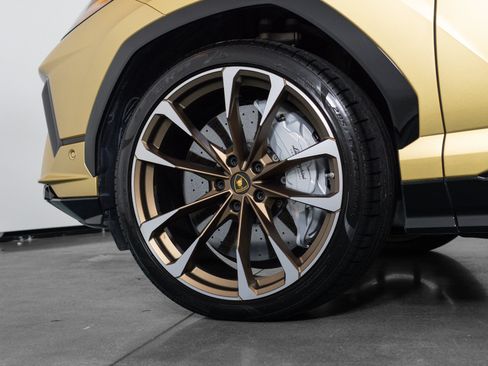 Used 2023 Lamborghini Urus S AWD/4WD image 30