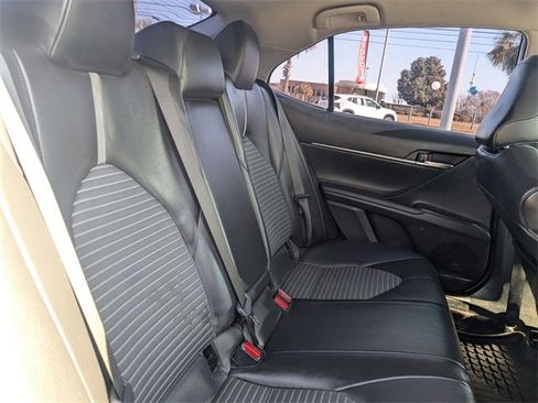Used 2022 Toyota Camry SE image 30