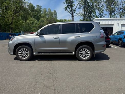 Used 2022 Lexus GX 460 Premium w/ Premium Package AWD/4WD image 7