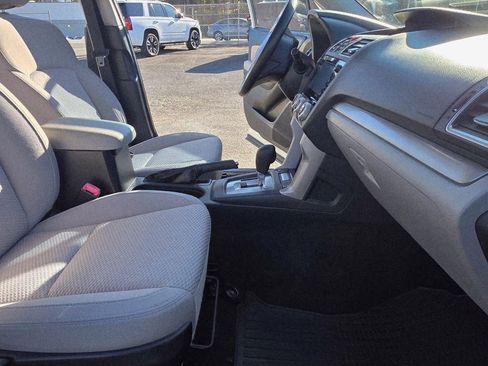 Used 2017 Subaru Forester 2.5i Premium w/ All-Weather Package image 11