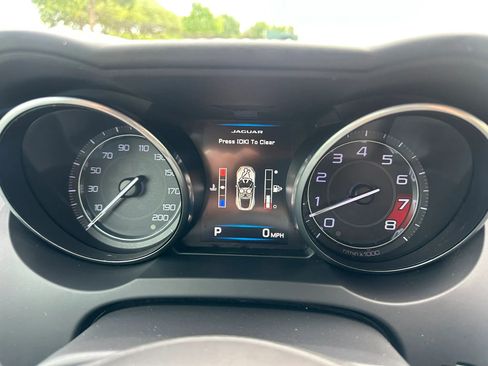 Used 2015 Jaguar F-TYPE R RWD image 32