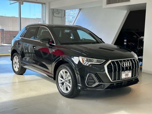 Used 2025 Audi Q3 2.0T Premium w/ Convenience Package image 3
