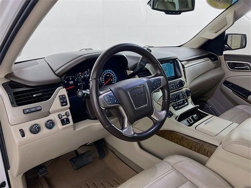 Used 2020 GMC Yukon Denali w/ Denali Ultimate Package image 39