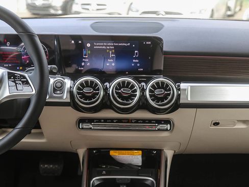 New 2026 Mercedes-Benz GLB 250 4MATIC image 11
