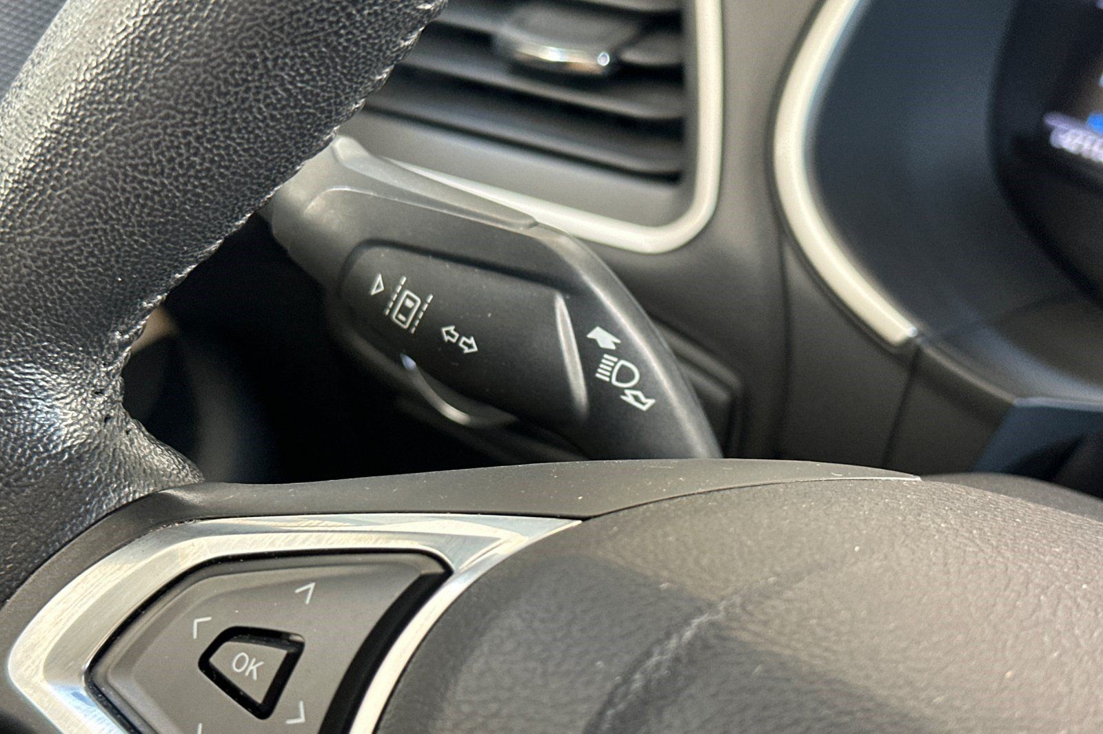Used 2020 Ford Edge SEL w/ Convenience Package FWD image 33