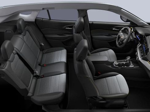 New 2025 Chevrolet Trax LT image 17