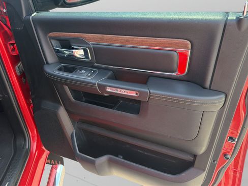 Used 2018 RAM 1500 Laramie AWD/4WD image 9