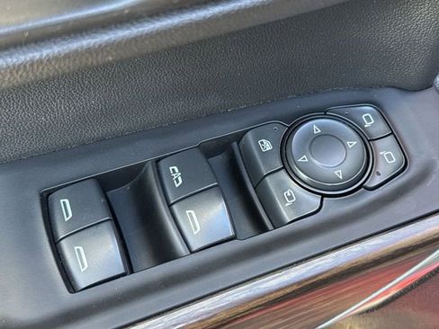 Used 2022 Chevrolet Silverado 1500 High Country w/ Technology Package image 22