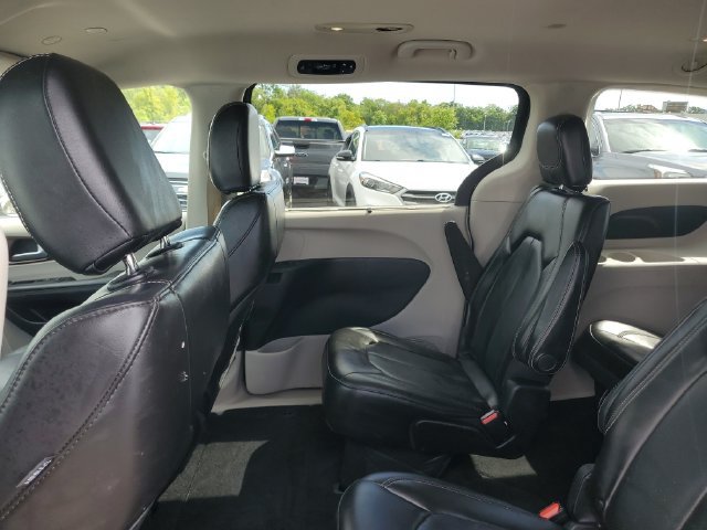 Used 2021 Chrysler Voyager Lxi FWD image 7