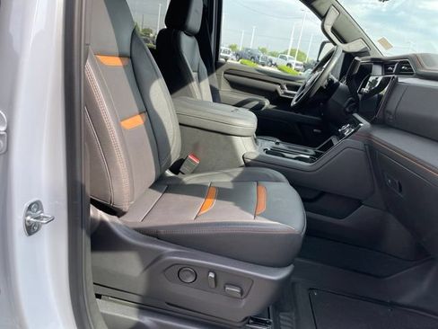 Certified 2025 GMC Sierra 3500 AT4 w/ AT4 Premium Plus Package AWD/4WD image 18