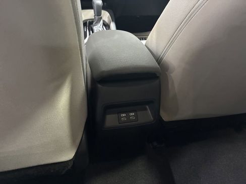 Used 2024 Toyota Corolla LE w/ LE Convenience Package image 15