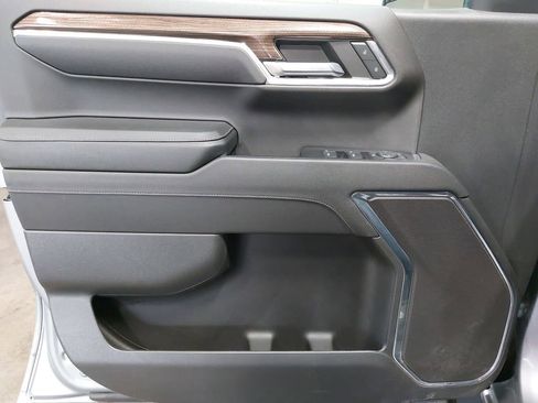 Used 2023 Chevrolet Silverado 1500 LT AWD/4WD image 26