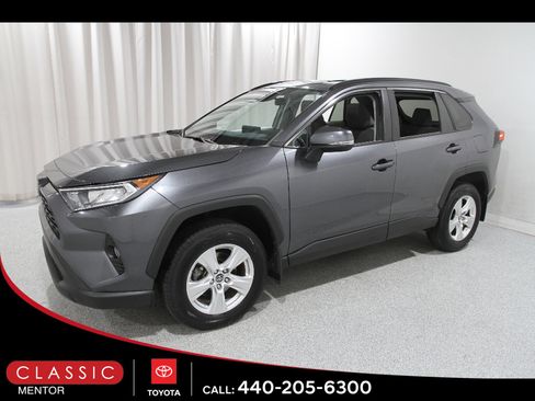 Used 2021 Toyota RAV4 XLE w/ Convenience Package AWD/4WD image 3