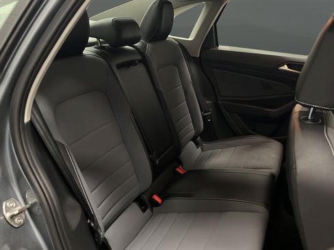 Used 2025 Volkswagen Jetta SE w/ Sunroof Package FWD image 25