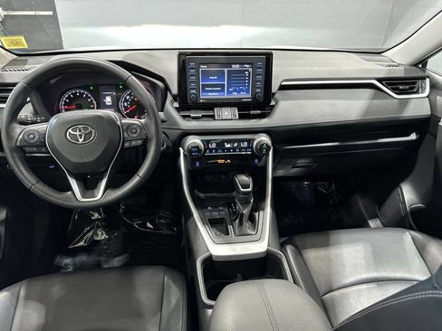 Used 2022 Toyota RAV4 XLE Premium FWD image 7