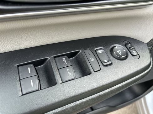 Used 2021 Honda CR-V EX-L image 8