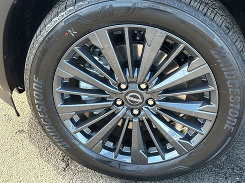 New 2026 Nissan Pathfinder SL image 9