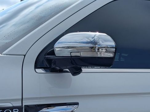 Used 2022 Lincoln Navigator Black Label image 12