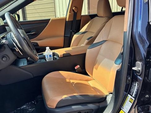 Used 2022 Lexus ES 350 w/ Premium Package FWD image 3