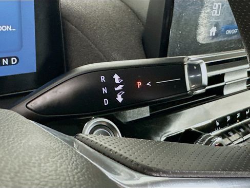 Used 2024 Honda Prologue EX image 25