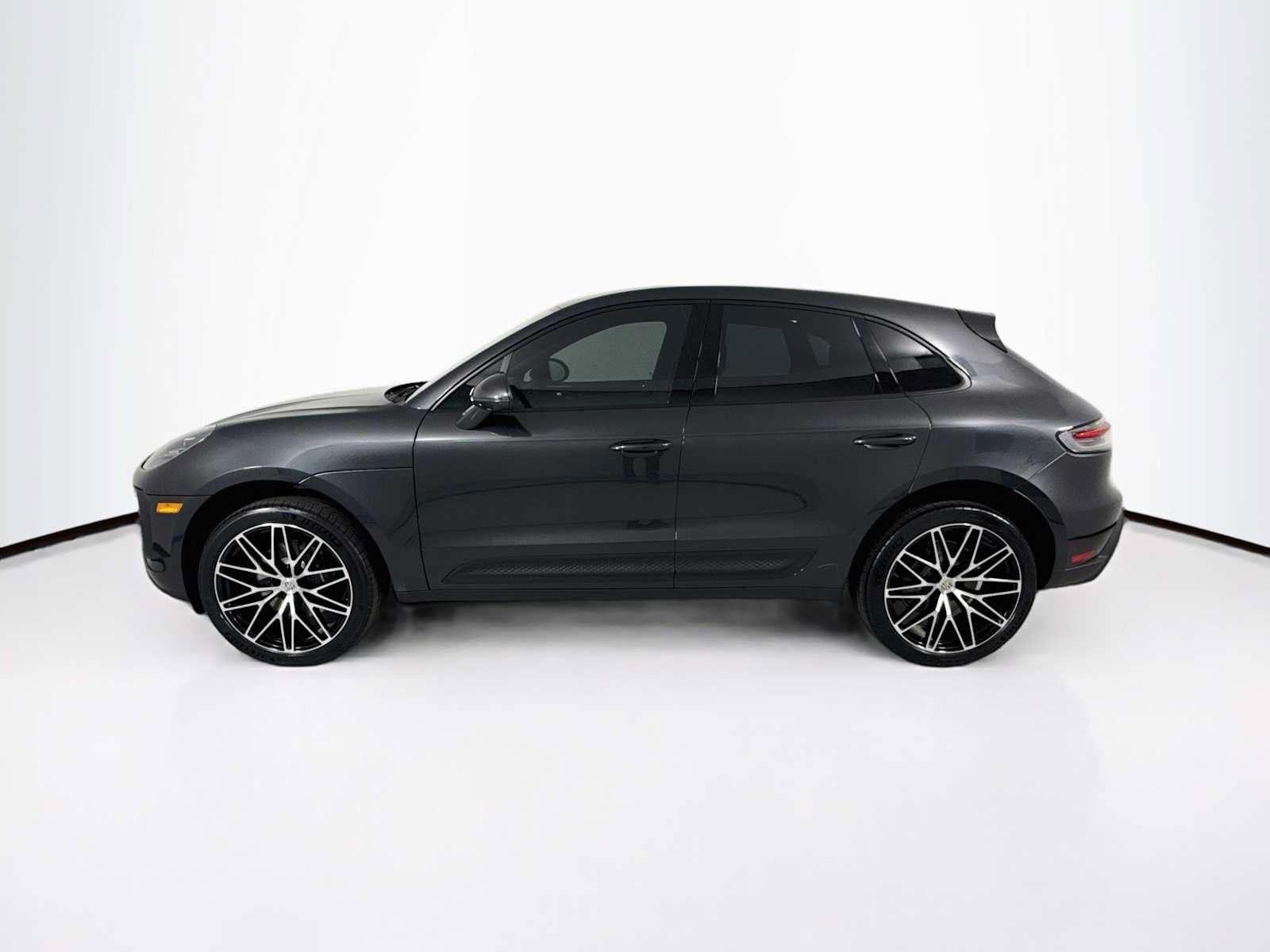 Used 2026 Porsche Macan AWD/4WD image 2