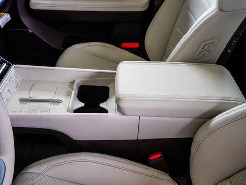 New 2025 Hyundai Santa Fe Calligraphy AWD/4WD image 19