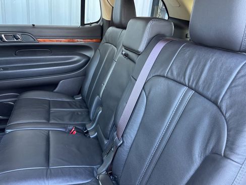 Used 2019 Lincoln MKT AWD image 51