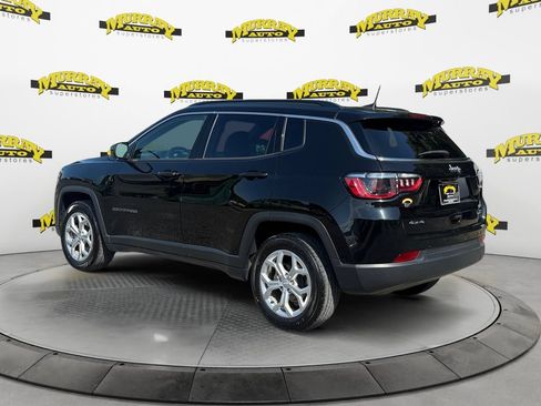 Used 2024 Jeep Compass Latitude AWD/4WD image 3