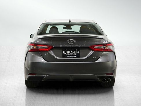 Used 2019 Toyota Camry SE FWD image 2