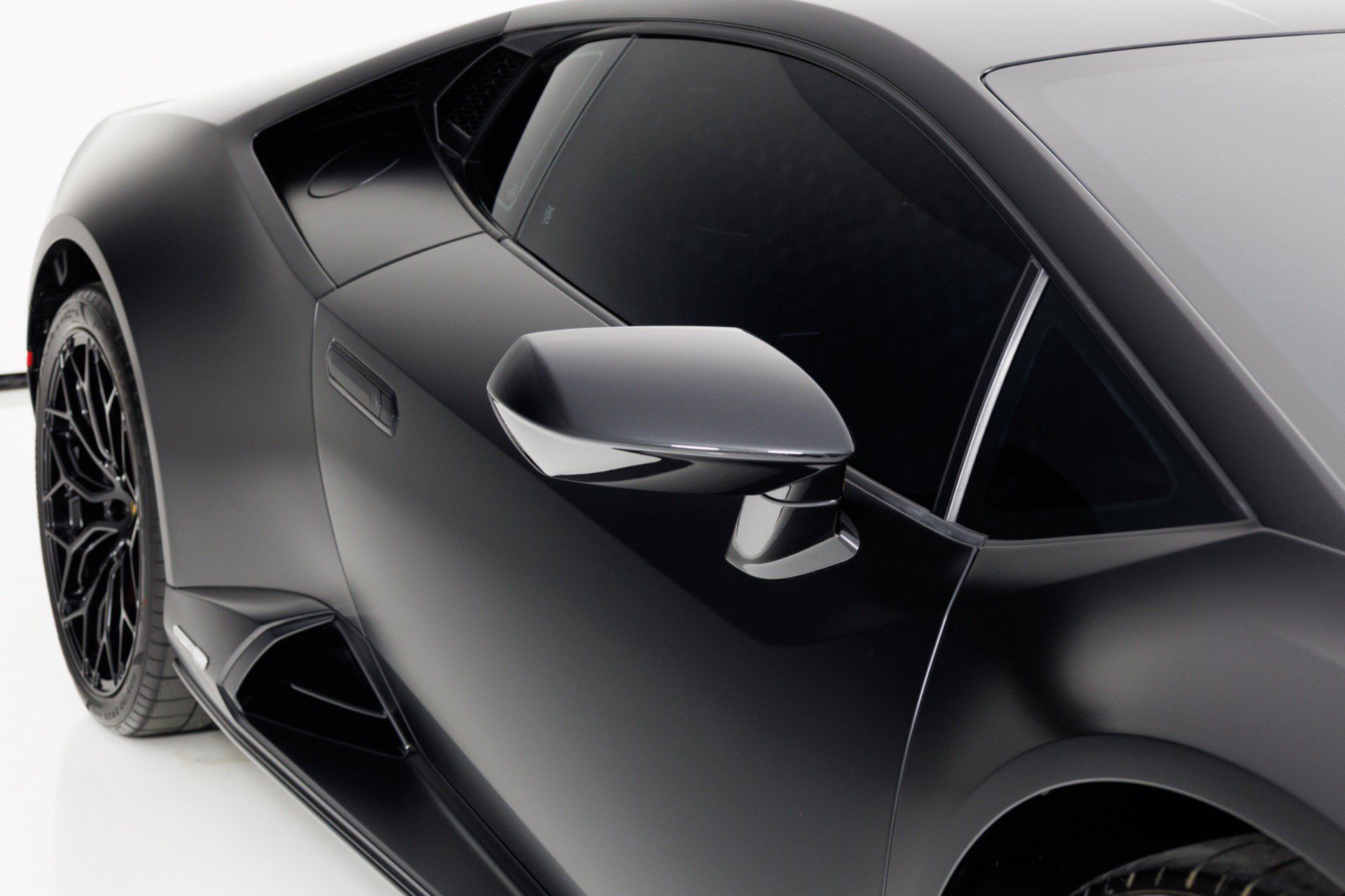 Used 2023 Lamborghini Huracan EVO RWD image 64