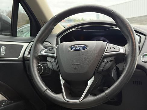 Used 2020 Ford Fusion SE w/ Equipment Group 151A image 13