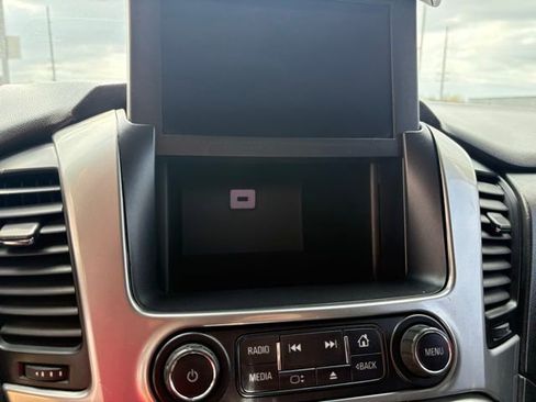 Used 2018 Chevrolet Suburban LT RWD image 20