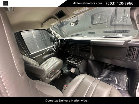 Used 2017 Chevrolet Express 2500 LS image 18