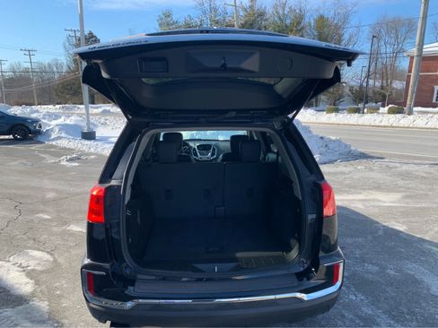 Used 2017 GMC Terrain SLT image 5