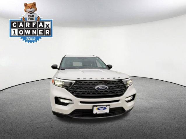 Certified 2024 Ford Explorer XLT w/ Equipment Group 202A AWD/4WD image 3