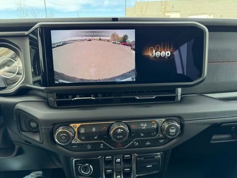 Used 2026 Jeep Wrangler Unlimited Rubicon w/ Safety Group AWD/4WD image 34