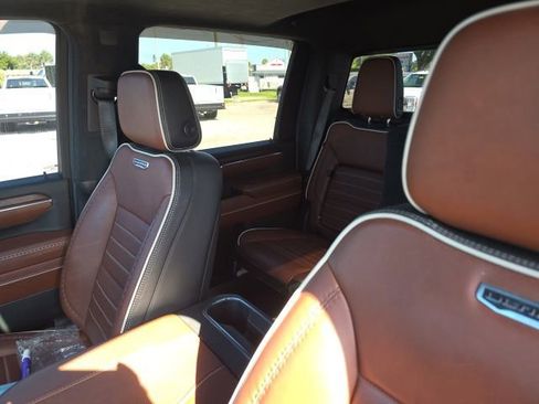 Used 2024 GMC Sierra 2500 Denali Ultimate AWD/4WD image 13