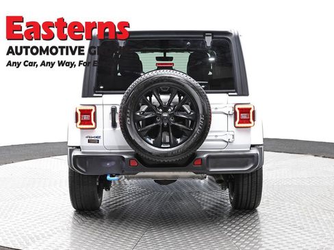 Used 2023 Jeep Wrangler Unlimited Sahara AWD/4WD image 6