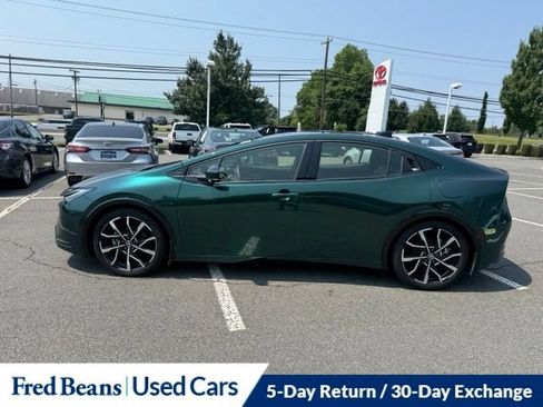 Used 2025 Toyota Prius Plug-In Hybrid FWD image 18