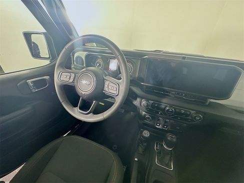 Used 2024 Jeep Wrangler Sport S image 9