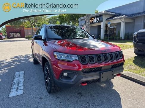 Used 2025 Jeep Compass Trailhawk AWD/4WD image 1