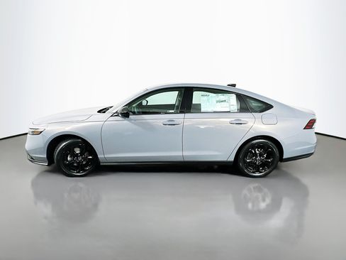 Used 2025 Honda Accord SE image 4
